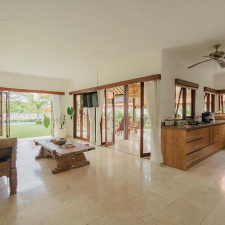 Uluwatu Tropical Villa Asmara מראה חיצוני תמונה