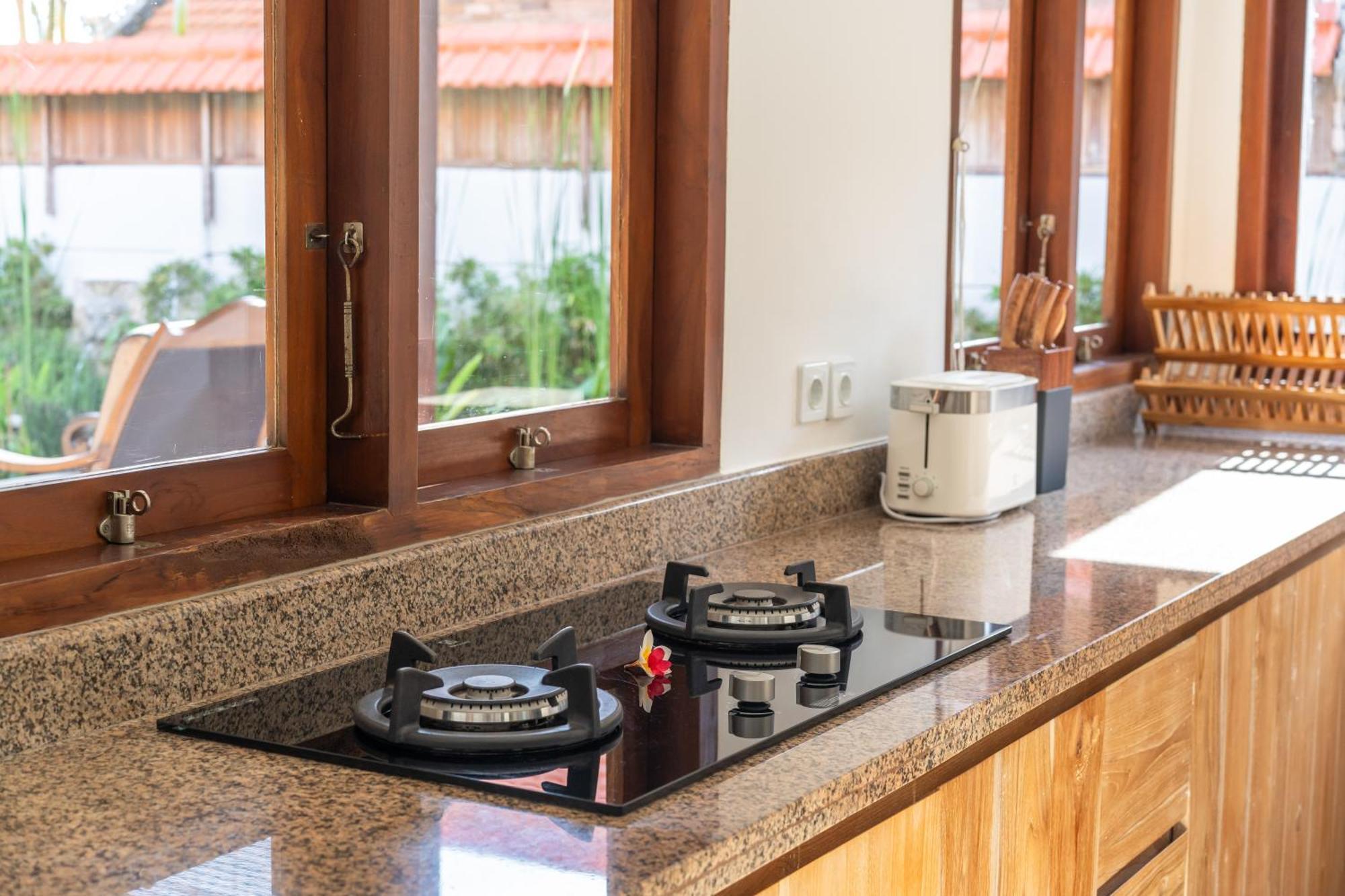 Uluwatu Tropical Villa Asmara מראה חיצוני תמונה