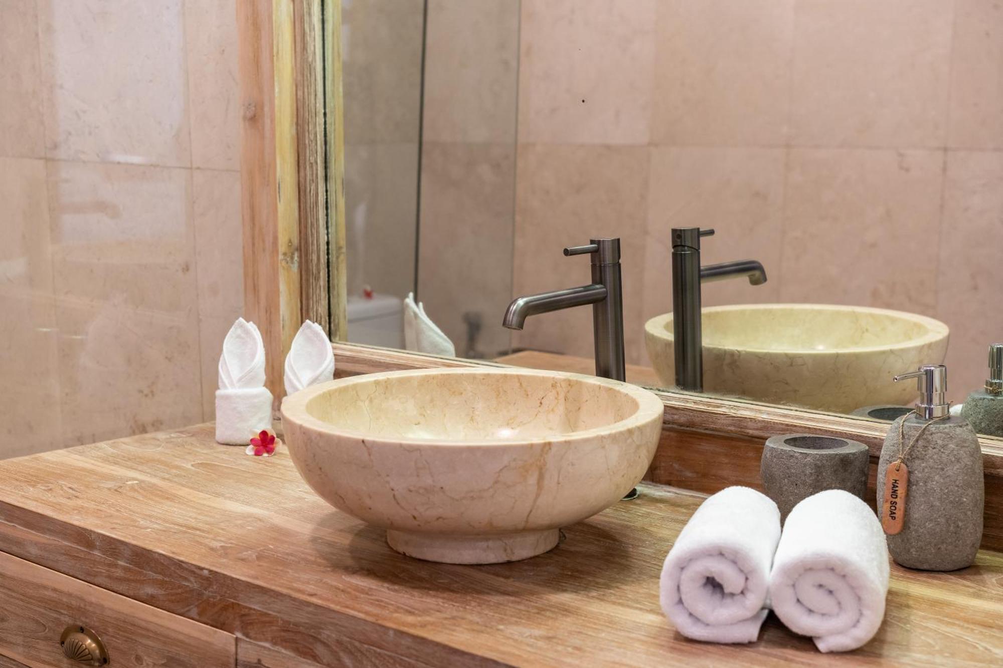 Uluwatu Tropical Villa Asmara מראה חיצוני תמונה